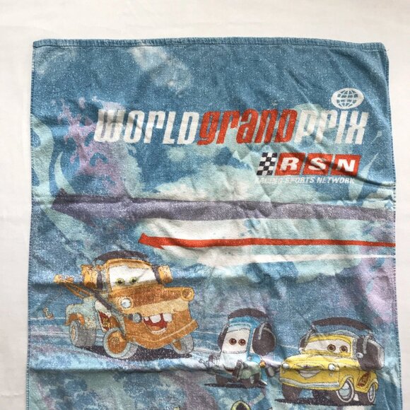 Disney Store Pixar Cars Lightning McQueen Beach Towel - Picture 3 of 4